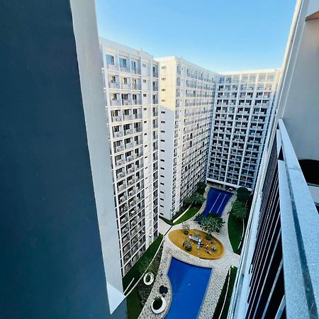 Shore 2 Residences Tower 2 Пасай Екстериор снимка
