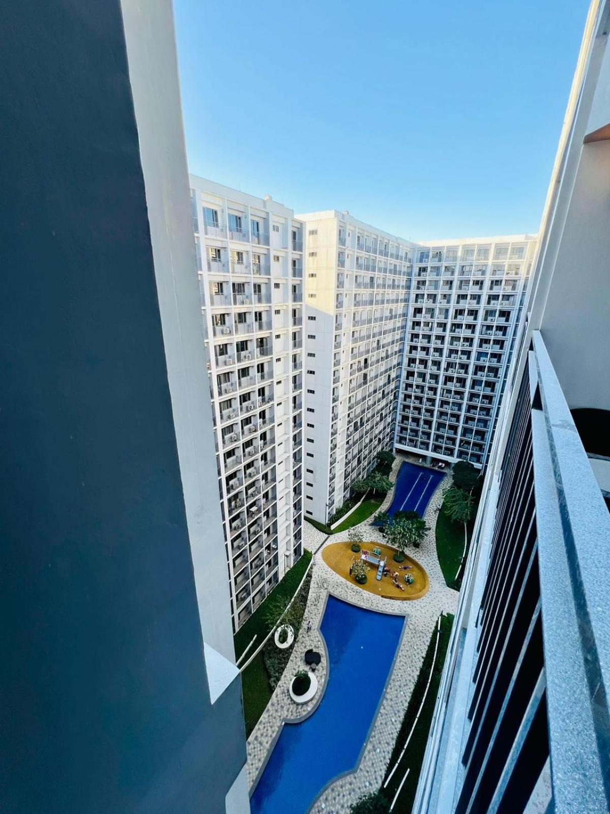 Shore 2 Residences Tower 2 Пасай Екстериор снимка