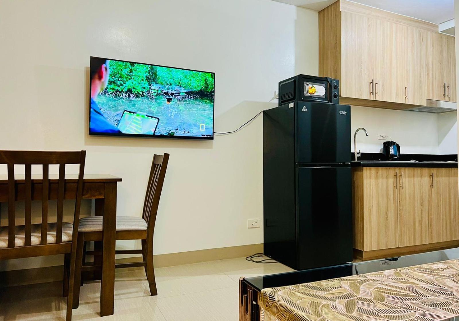 Shore 2 Residences Tower 2 Пасай Екстериор снимка